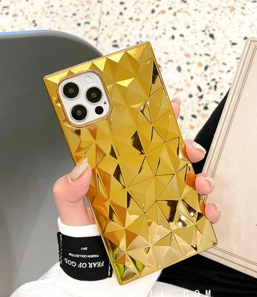 Coque iPhone Pyramid Or – Image 2